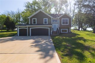 7309 NW Locust Drive, Kansas City, MO 64152