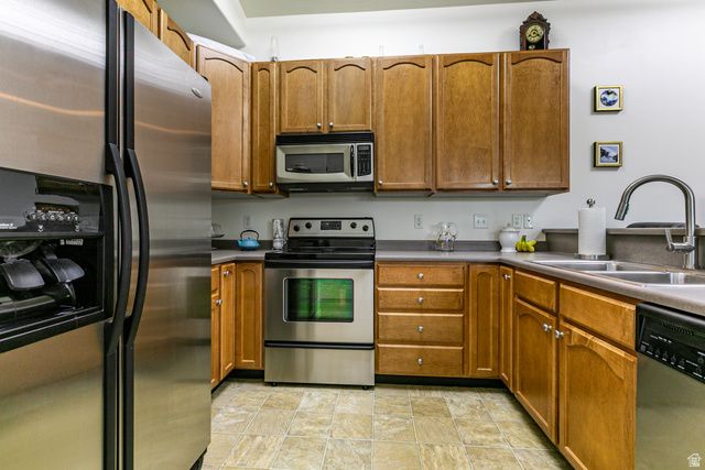 443 N KENT LN, North Salt Lake, UT 84054