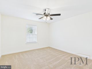 2588 EMMA LN, York, PA 17404