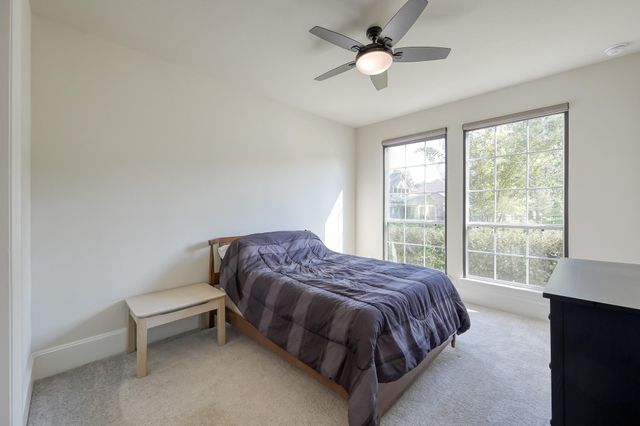 359 Calmato Woods Way, Conroe, TX 77318