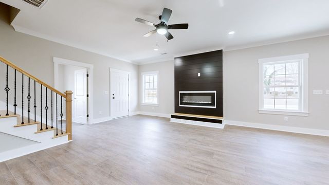 613 Short Mt ST, Smithville, TN 37166