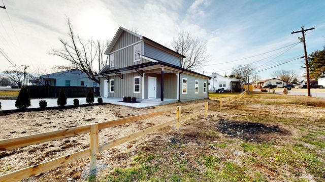 613 Short Mt ST, Smithville, TN 37166