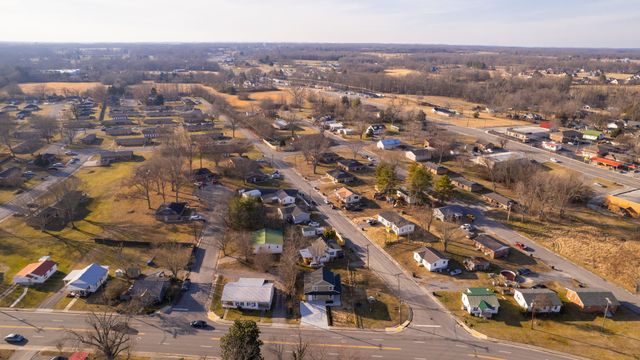 613 Short Mt ST, Smithville, TN 37166