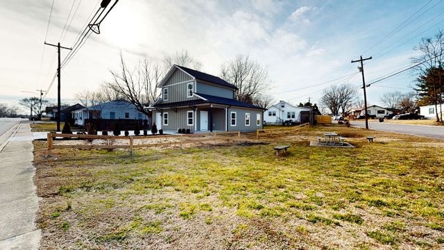 613 Short Mt ST, Smithville, TN 37166