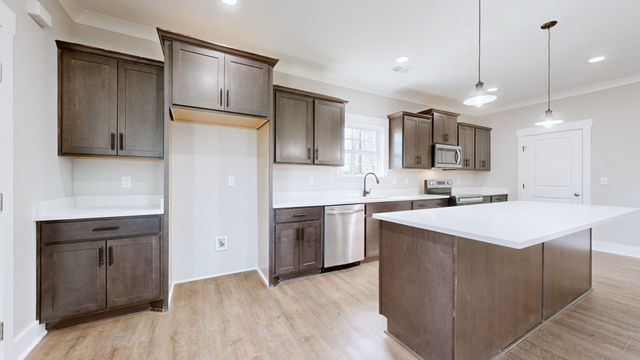 613 Short Mt ST, Smithville, TN 37166