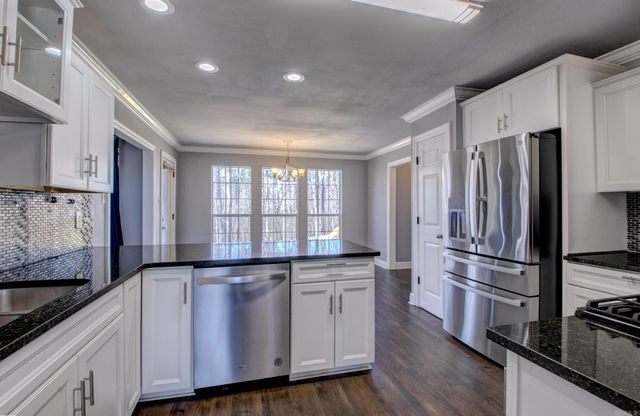 1316 River Oaks Drive, Benton, AR 72019