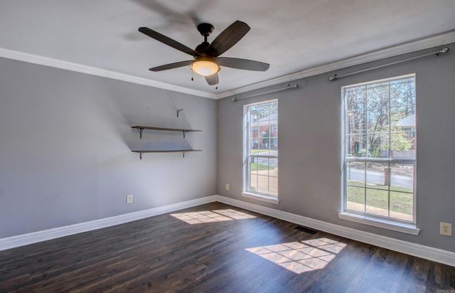 1316 River Oaks Drive, Benton, AR 72019