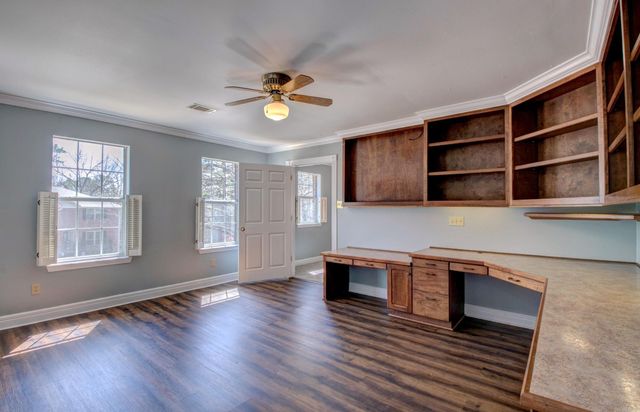 1316 River Oaks Drive, Benton, AR 72019