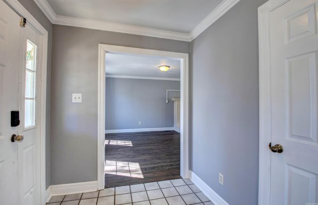 1316 River Oaks Drive, Benton, AR 72019