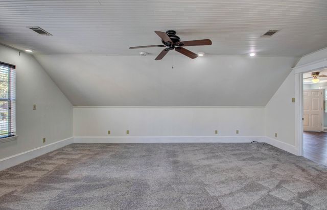 1316 River Oaks Drive, Benton, AR 72019