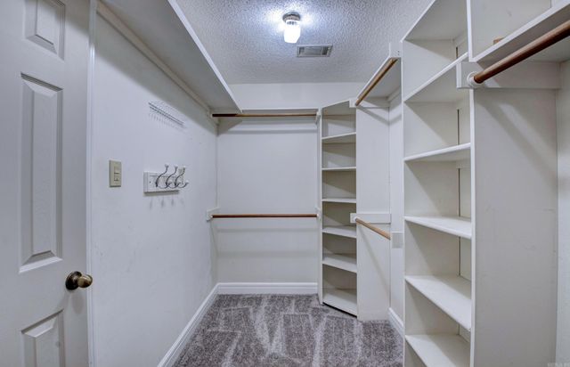 1316 River Oaks Drive, Benton, AR 72019