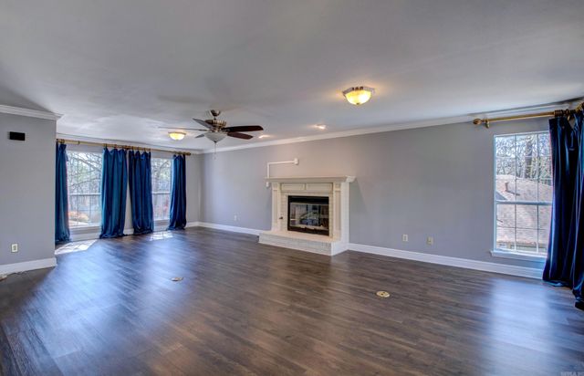 1316 River Oaks Drive, Benton, AR 72019