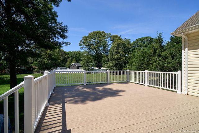 11 Embassy Road, Selden, NY 11784