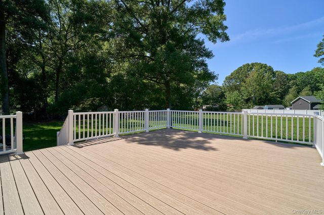 11 Embassy Road, Selden, NY 11784
