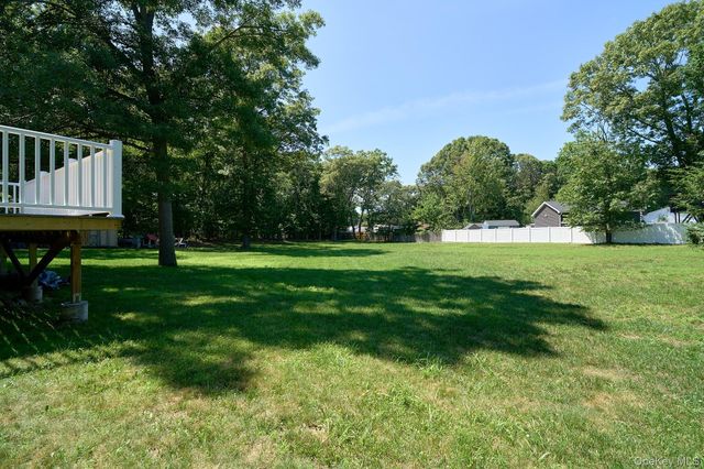 11 Embassy Road, Selden, NY 11784