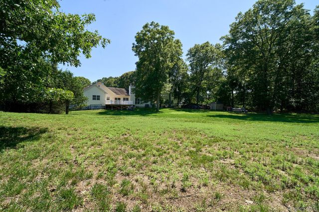 11 Embassy Road, Selden, NY 11784