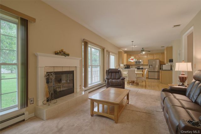 11 Embassy Road, Selden, NY 11784