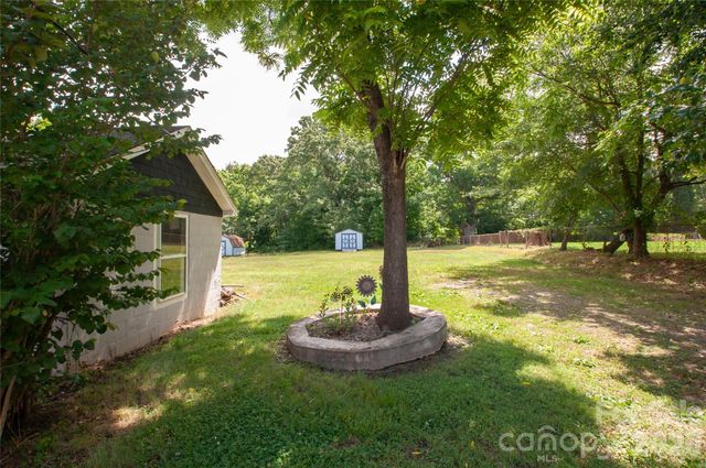 2505 Shelton Avenue, Statesville, NC 28677