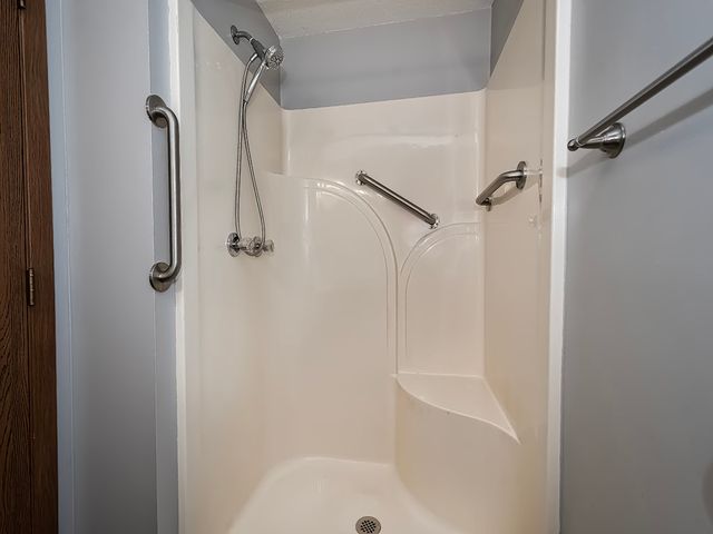 2750 Iowa Drive 14, Lower Burrell, PA 15068