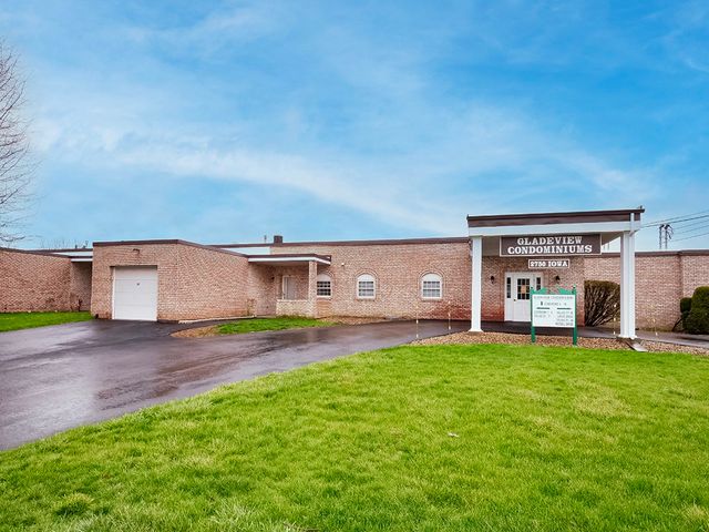 2750 Iowa Drive 14, Lower Burrell, PA 15068