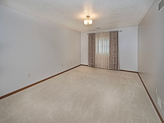 2750 Iowa Drive 14, Lower Burrell, PA 15068