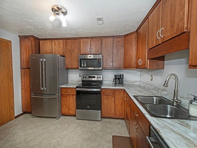 2750 Iowa Drive 14, Lower Burrell, PA 15068