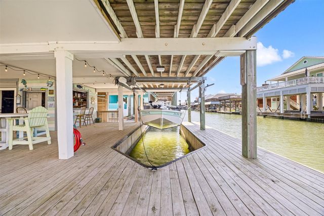 22028 Deaf P Smith Drive, Galveston, TX 77554