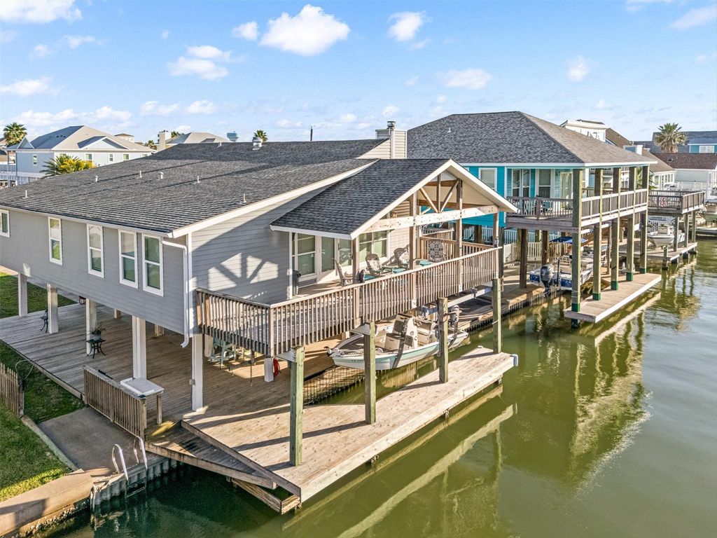 22028 Deaf P Smith Drive, Galveston, TX 77554