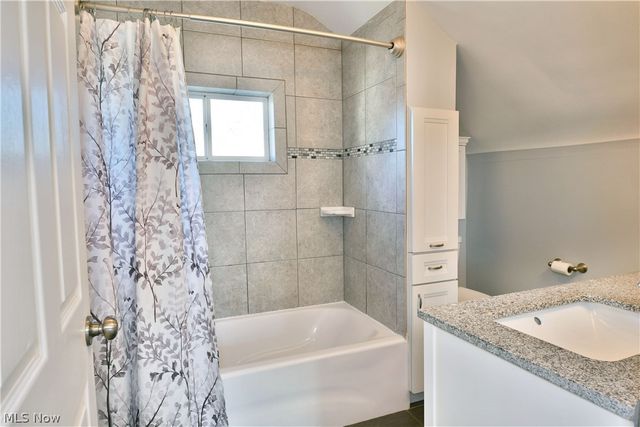 1525 Elm Road NE, Warren, OH 44483