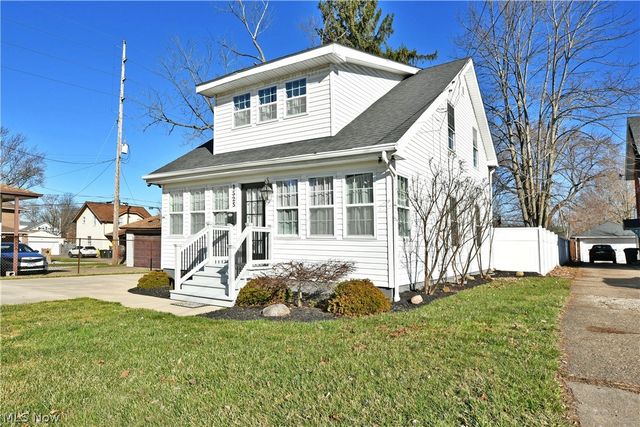 1525 Elm Road NE, Warren, OH 44483