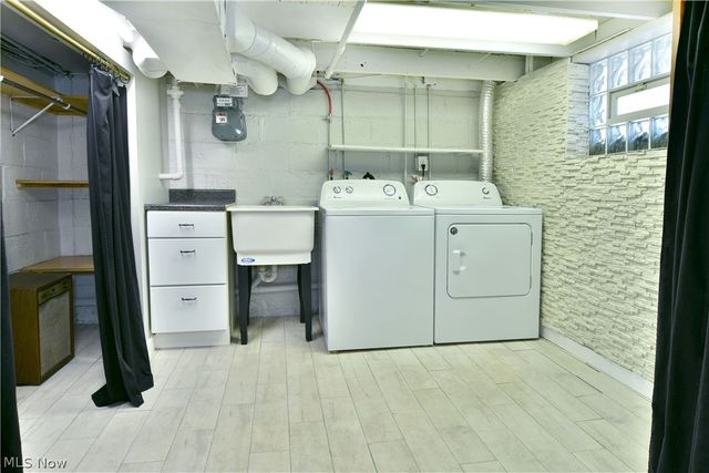 1525 Elm Road NE, Warren, OH 44483