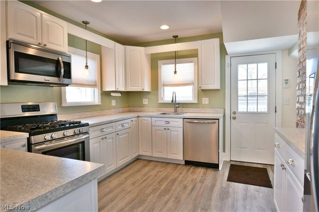 1525 Elm Road NE, Warren, OH 44483