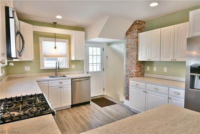 1525 Elm Road NE, Warren, OH 44483