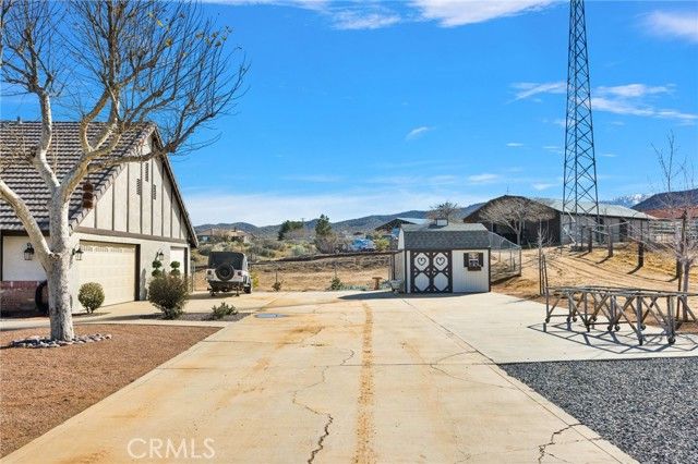 5205 Snow Line, Phelan, CA 92371