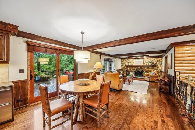 10 Elm Street, Hawthorn Woods, IL 60047