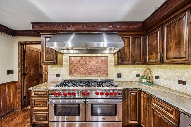 10 Elm Street, Hawthorn Woods, IL 60047