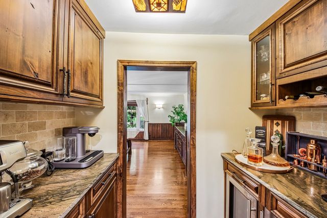 10 Elm Street, Hawthorn Woods, IL 60047