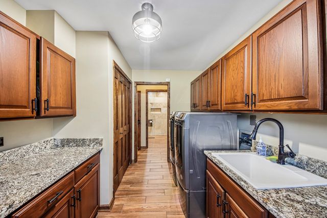 10 Elm Street, Hawthorn Woods, IL 60047
