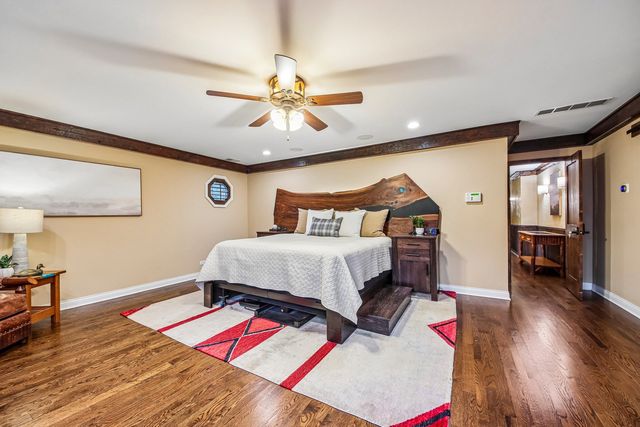 10 Elm Street, Hawthorn Woods, IL 60047