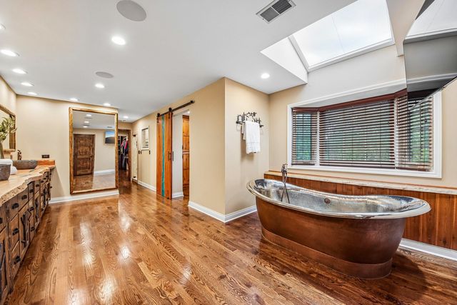 10 Elm Street, Hawthorn Woods, IL 60047