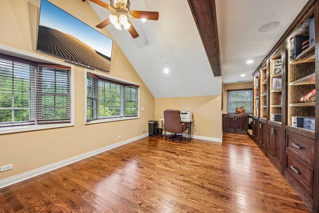 10 Elm Street, Hawthorn Woods, IL 60047