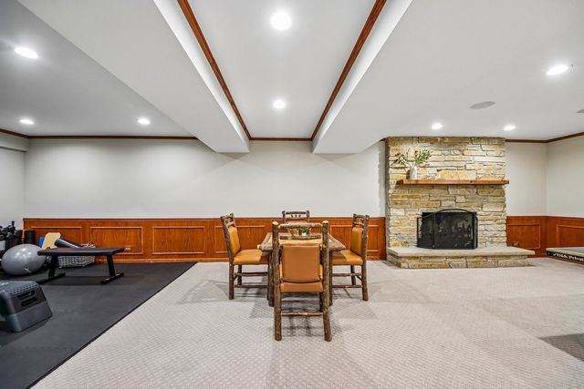 10 Elm Street, Hawthorn Woods, IL 60047