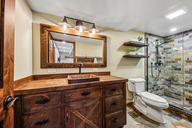10 Elm Street, Hawthorn Woods, IL 60047