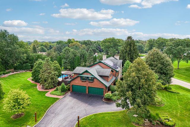 10 Elm Street, Hawthorn Woods, IL 60047