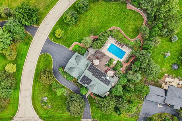 10 Elm Street, Hawthorn Woods, IL 60047