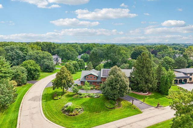 10 Elm Street, Hawthorn Woods, IL 60047