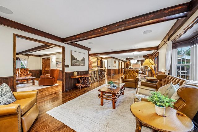 10 Elm Street, Hawthorn Woods, IL 60047