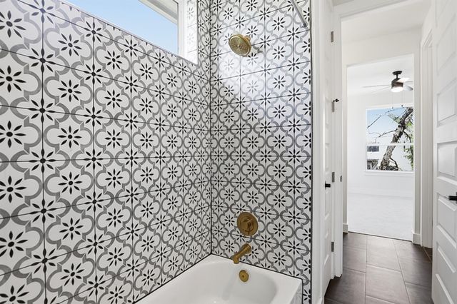 2301 E 10th ST, Austin, TX 78702