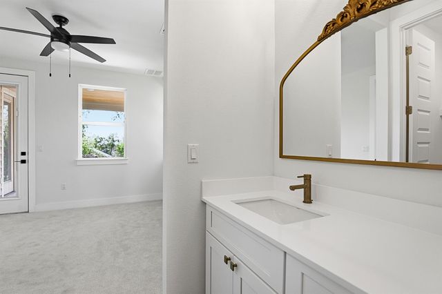 2301 E 10th ST, Austin, TX 78702