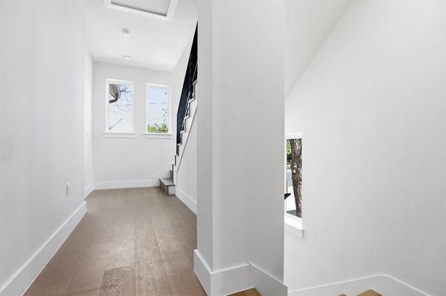 2301 E 10th ST, Austin, TX 78702